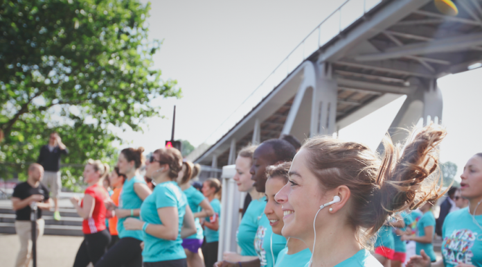 Sonreír al correr puede ayudarte a bajar hasta 5 minutos tu tiempo en maratón
